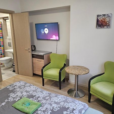 Kauno Apartamentai King Size Bed 考纳斯 外观 照片
